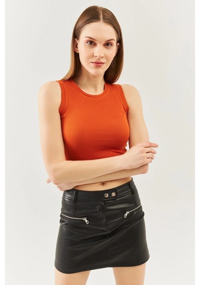Butikgiz Kadın Sıfır Kol Bisiklet Yaka Vücuda Oturan %100 Pamuklu Kaşkorse Esnek Crop Bluz Kiremit