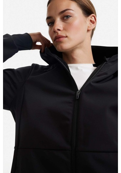 Defacto Defactofit Su Geçirmez Softshell Slim Fit Dar Kesim Kapüşonlu Fermuarlı Cepli Parka E5702ax25aubk81 Siyah