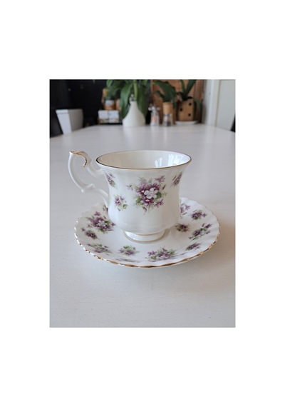 Sweet Violets Bone China Antika Duble Boy Porselen Kahve Fincanı Ve Tabağı 2 Parça 120 Ml Menekşe