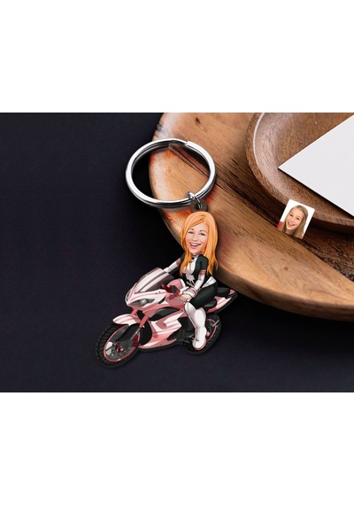 Bk Gift Kişiye Özel Kadın Motorcu Karikatürlü Ahşap Anahtarlık-2 Sevgiliye Hediye, Arkadaşa Hediye, Doğum Günü Hediyesi
