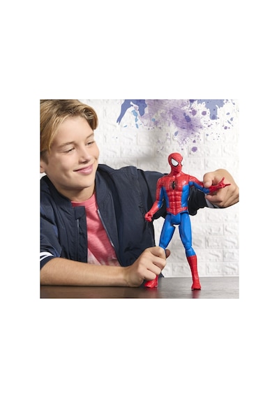 Hasbro G2715 Spider-man Red Blue Classic Titan Spiderman