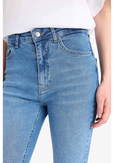 DeFacto Crop Flare Fit Yüksek Bel Bilek Boy Jean Yıkamalı Pantolon E8018AX25SMNM28