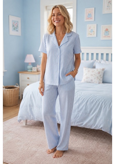 Mavi Beyaz Çizgili Bürümçük Kumaş Kısa Kollu Pijama Takımı 4464