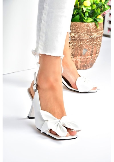 Fox Shoes Beyaz Kurdele Detaylı Kadın Topuklu Ayakkabı K749384909
