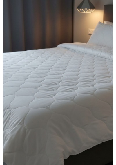 Ultra Yumuşak Kapitone Silikon Yorgan Tek Kişilik 155x215cm 1 Adet Yastık Koruyucu Kılıf Dahil Beyaz