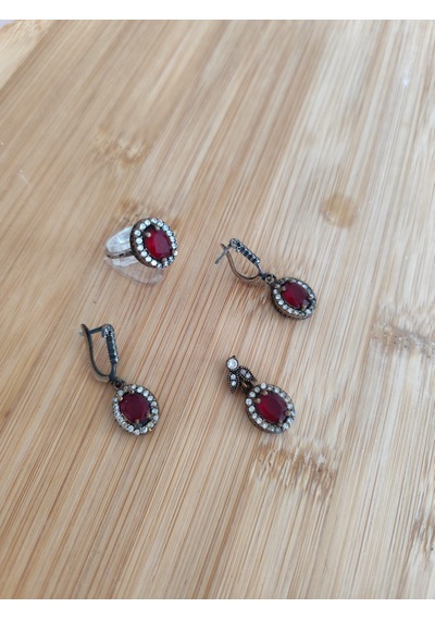 Yakut Taşlı Ve Zirkon Süslemeli Gümüş Set Bronz