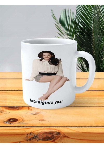 Anne Hathaway Baskılı Kupa Bardak Kişiye Özel Model 1 Çok Renkli
