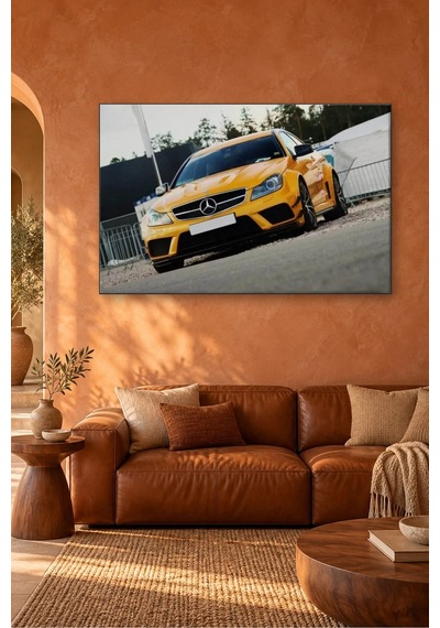 Fida Pist Kenarında Sarı Mercedes C63 Amg Coupe Canvas Tablo Çok Renkli
