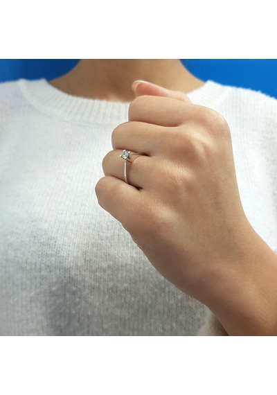 Lova E Renk 0,18 Karat Pırlanta Tektaş Yüzük - IDL Sertifikalı