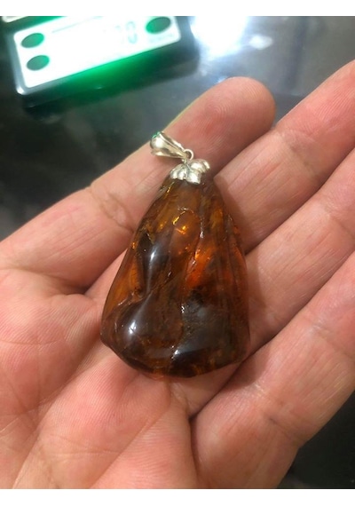 Doğal Kaya Damla Kehribar Kolye Ucu Otantik Gümüş Aparatlı 11,8 Gram
