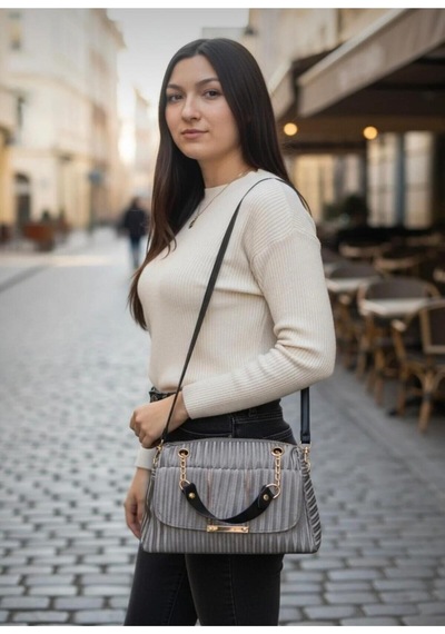 Lüxeva35 Minimalist & Şık: Kadın El Ve Omuz Çantası Pileli Kumaş Tasarım Zincir Detaylı Fonksiyonel Şık Kadın Çantası Vizyon Lüxeva35 Minimalist & Şık: Kadın El Ve Omuz Çantası Pileli Kumaş Tasarım Zincir Detaylı Fonksiyonel Şık Kadın Çantası Vizyon