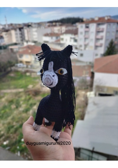 Amigurumi siyah at Karatay doru karakteri oyuncak 15 cm