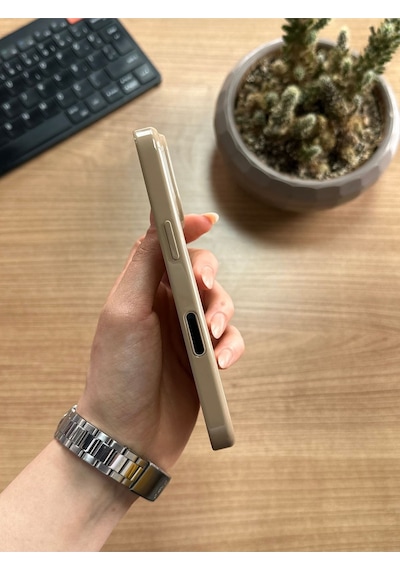 Apple iPhone Uyumlu 16 Pro Animasyonlu Stylus Silikon Kılıf Bej