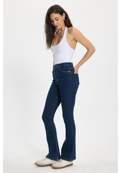 Tudors Kadın Regular Fit Klasik Kesim Pamuklu Likralı İspanyol Paça Lacivert Jean Kot Pantolon-50788