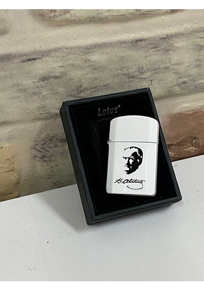 Lotus Marka Kemal Atatürk Portreli Ve İmzalı Beyaz Renk Benzinli