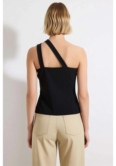 Benerly Kadın Bluz Fitted Asimetrik Yaka Kolsuz Düğmeli Scuba Krep Örme V siyah Benerly Kadın Bluz Fitted Asimetrik Yaka Kolsuz Düğmeli Scuba Krep Örme V siyah
