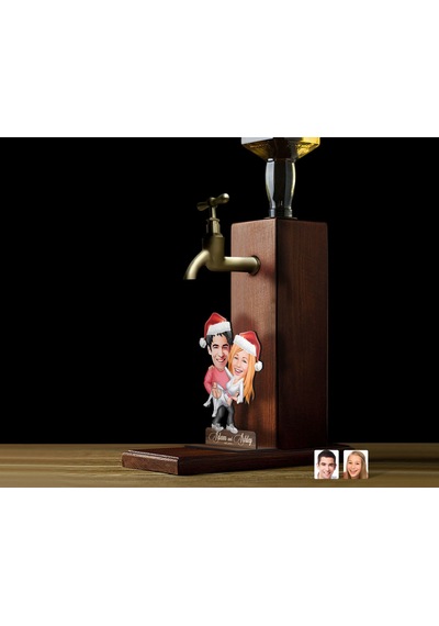 Bk Gift Kişiye Özel Yılbaşı Aile Karikatürlü Musluklu Ahşap Viski Standı-3, Viski Çeşmesi, Doğum Günü Hediyesi, İçecek Dispenseri