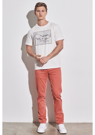 Wrangler Erkek Texas Slim Fit Dar Kesim Normal Bel Kiremit Esnek Pantolon W12SEAXAP Gülkurusu