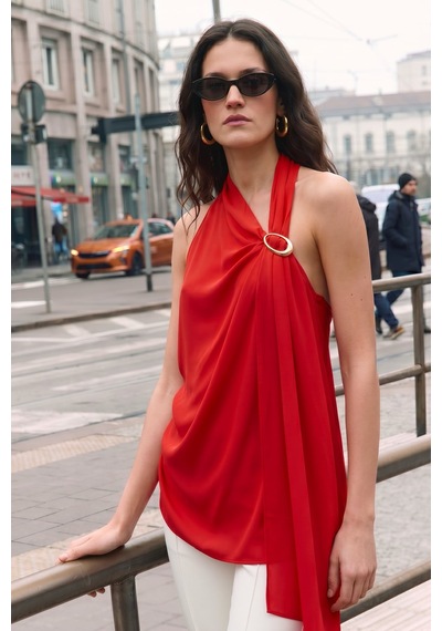 Sateen Aksesuar Detaylı Kolsuz Bluz - Kırmızı-137512 Sateen Aksesuar Detaylı Kolsuz Bluz - Kırmızı-137512