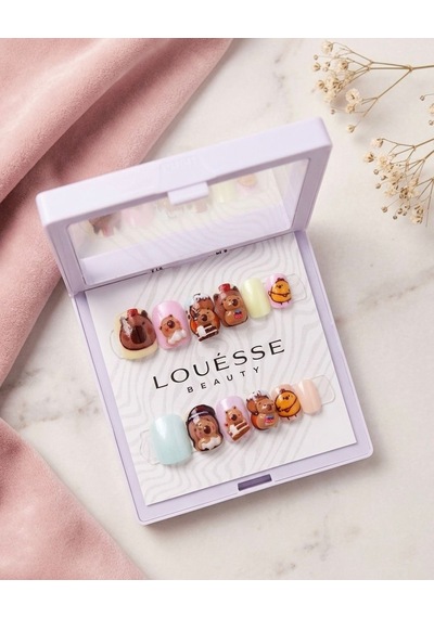 Louésse Capy Party Takma Tırnak 12 Li Kapibara Figürlü Sevimli Renkli Nail Set