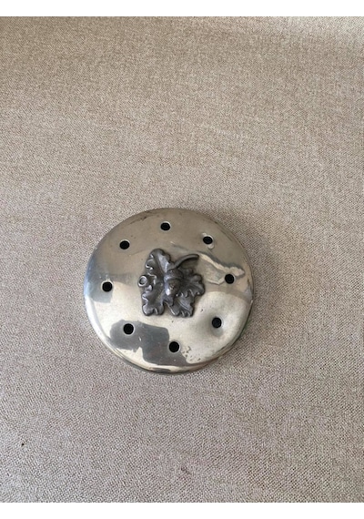 Fındık Motıflı Gümüş Kaplama Delıklı Kapak 12Cm