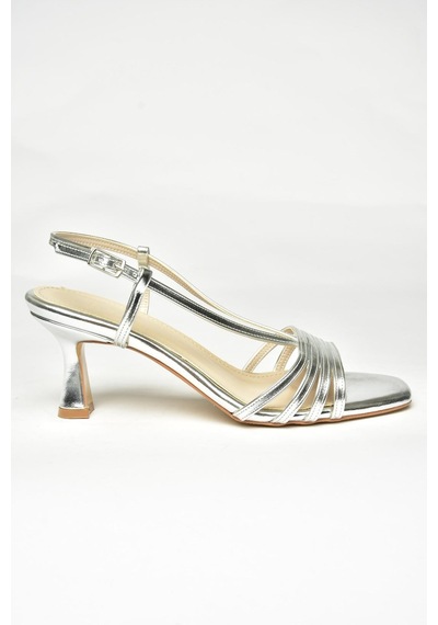 Fox Shoes U569519609 Gümüş Alçak Topuklu Kadın Ayakkabı Gümüş