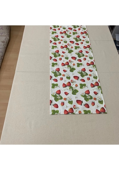 Çilek Desenli Runner, Duck Kumaş Runner, Su Ve Leke İtici Dayanıklı, Modern Tasarım 40x150 Cm Çok Renkli