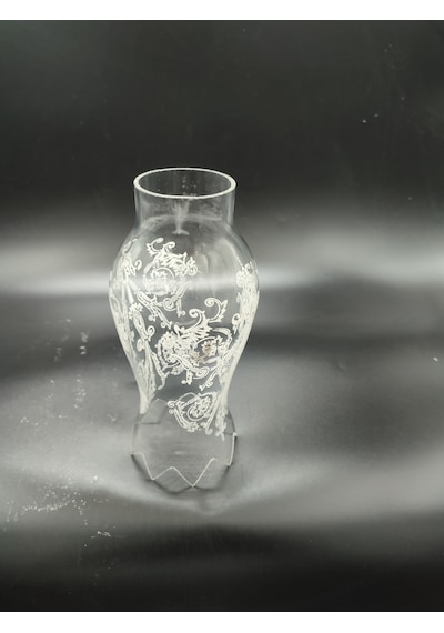 Avize Lamba Camı.beyaz Motifli,ağız Kısmı Kesmeli Alt Yuva Çapı:5.50 Cm-h:21.50 Cm E.14 Ve E.27 Mum Ampul Ve Normal Ampule Uygundur. 1