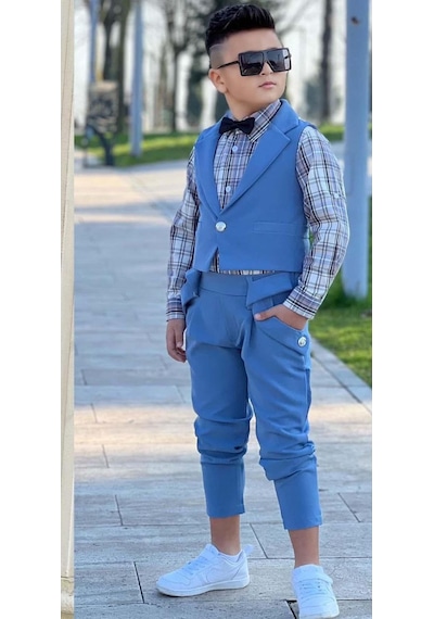 Riccotarz Erkek Çocuk Gümüş Düğme Detaylı Yelek Papyonlu Ekose Çizgili Gömlek Mavi Alt Üst Takım Mavi Riccotarz Erkek Çocuk Gümüş Düğme Detaylı Yelek Papyonlu Ekose Çizgili Gömlek Mavi Alt Üst Takım Mavi