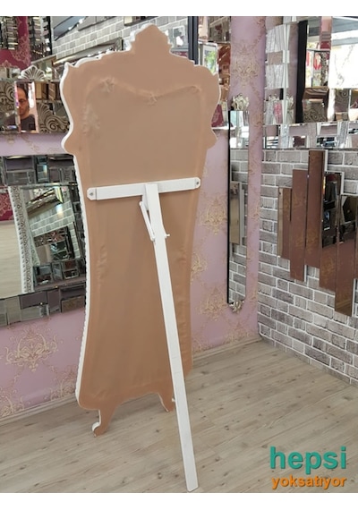 Bihter Model Eskitme Beyaz Renk Varaklı Ayaklı Boy Aynası