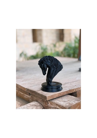 At Figürü Şık Tasarım Gümüş Beyaz Veya Siyah Renk Seçenekleri 15 Cm Yükseklik