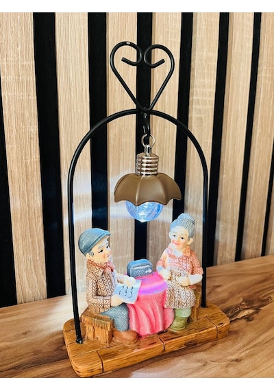 Dede Ve Nene Sokak Lambası Altında Nostaljik Işıklı Polyester Obje