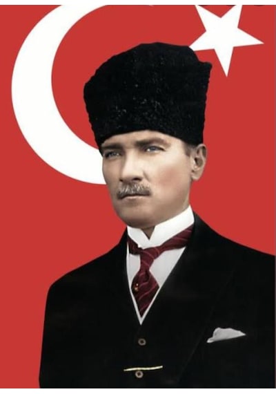 Kalpaklı Atatürk Bayrak 70 x 105 CM