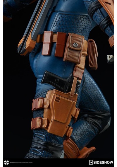 Sideshow Collectibles Deathstroke Premium Format Figure