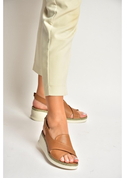 Fox Shoes Y555511403 Taba Hakiki Deri Dolgu Tabanlı Kadın Sandalet