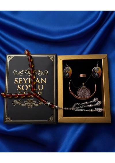 Özel Tasarım Kitap Kutulu Kadın Bakır Takı Seti Ve Tesbih Kombini - Kolye Küpe Bileklik Yüzük 5 Parça Otantik Şık Hediyelik - Doğum Günü Yıl Dönümü Anneler Günü Kadınlara Özel Gösterişli Hediye - N-00021 Özel Tasarım Kitap Kutulu Kadın Bakır Takı Seti Ve Tesbih Kombini - Kolye Küpe Bileklik Yüzük 5 Parça Otantik Şık Hediyelik - Doğum Günü Yıl Dönümü Anneler Günü Kadınlara Özel Gösterişli Hediye - N-00021