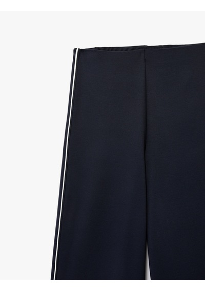 Koton Yanları Şerit Detaylı Düz Geniş Paça Pantolon Lacivert 6sak40068ek