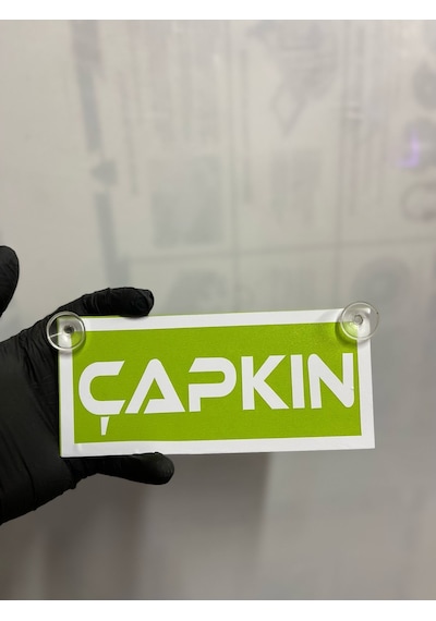 Yeşil Renk Üzeri Beyaz Renk Çapkın Yazılı Vantuzlu Cam Süsü
