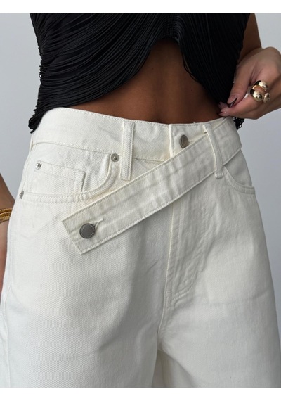 HerTon Kadın Asimetrik Çapraz Bel Detaylı Kot Şort Bermudda Jean Şort Denim