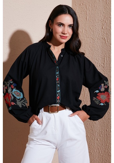Lela Nakışlı Pamuklu Regular Fit Balon Kol Yazlık Bayan Gömlek 611Bz0173 Siyah Lela Nakışlı Pamuklu Regular Fit Balon Kol Yazlık Bayan Gömlek 611Bz0173 Siyah