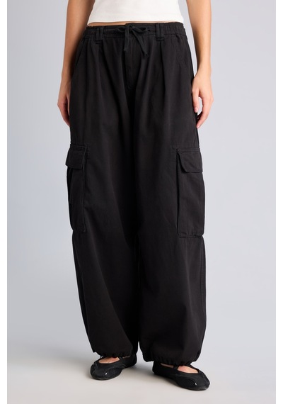 Defacto Kargo Fıt Kargo Cepli Normal Bel Standart Boy Gabardin Pantolon I4711ax26aubk81 Siyah-bk81