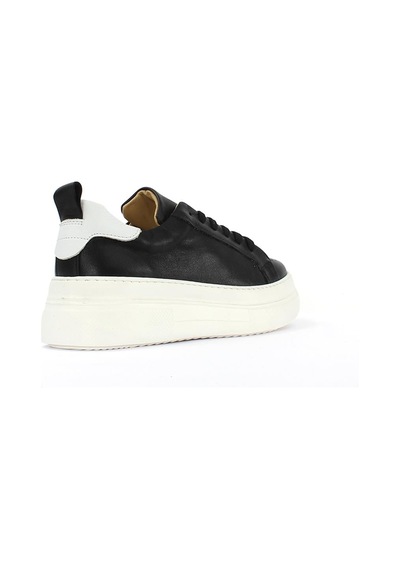 Kadın Siyah Bağcıklı Kalın Tabanlı Deri Sneaker