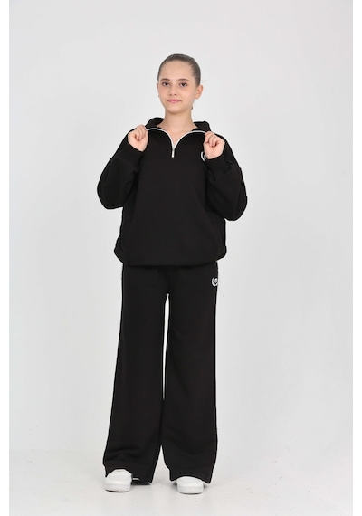Toontoy Kids Toontoy Kız Çocuk 2'li Takım Dik Yaka Yarım Fermuarlı Nakışlı Sweatshirt & Beli Lastikli Bol Paça Cepli Eşofman Altı Siyah Toontoy Kids Toontoy Kız Çocuk 2'li Takım Dik Yaka Yarım Fermuarlı Nakışlı Sweatshirt & Beli Lastikli Bol Paça Cepli Eşofman Altı Siyah