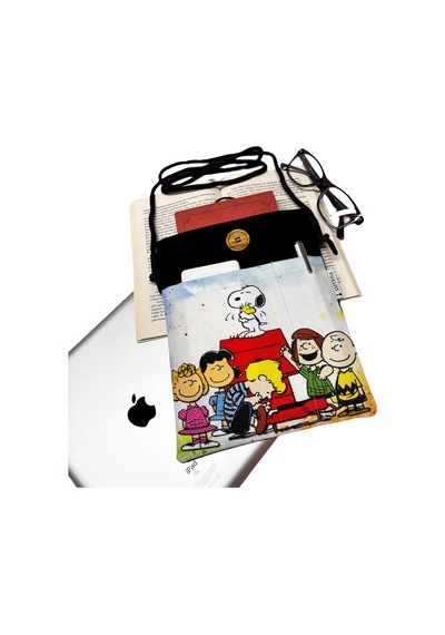 Askılı Kitap / Tablet / Ebook Çantası – Kılıfı ( Snoopy ) Çok Renkli