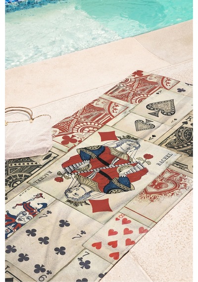 Poker Kartı Temalı Vintage Plaj Havlusu - Retro Oyun Konseptli Krem Kırmızı Mikrofiber Havlu Sakin Tozu