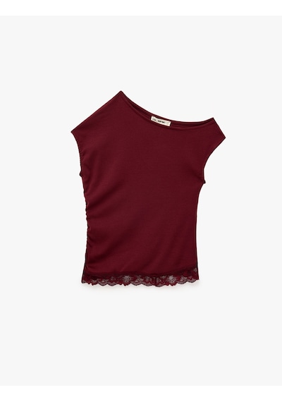 Koton Dantel Detaylı Asimetrik Bisiklet Yaka Slim Fit Kısa Kollu Tişört Bordo 7wal10347ık