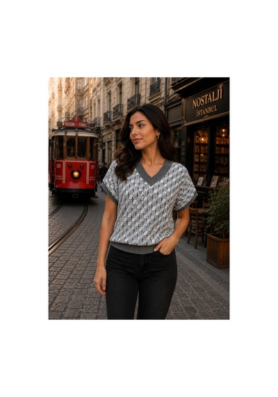 Hira Life Fashion Sfg Life Moda Kadın V Yaka Kare Desenli Şık Süveter Gri Gri