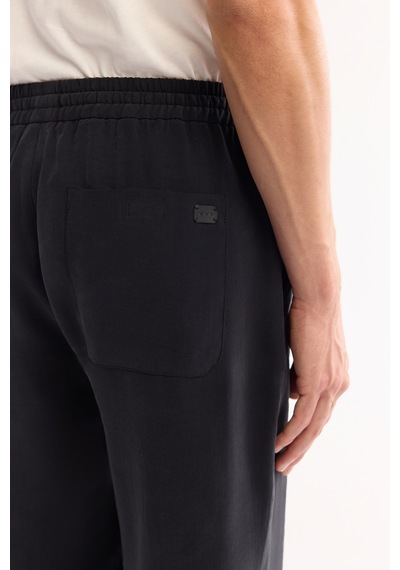 Avva Erkek Siyah Beli Lastik Bağcıklı Soft Touch Relaxed Fit Pantolon A52y3013