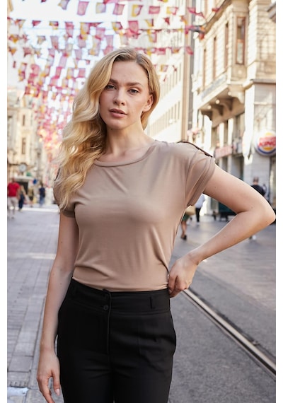 Jument Kadın Modal Penye Geniş Sıfır Yaka Düşük Omuzlu Apoletli Kısa Kol T-shirt Bluz-camel CAMEL Jument Kadın Modal Penye Geniş Sıfır Yaka Düşük Omuzlu Apoletli Kısa Kol T-shirt Bluz-camel CAMEL