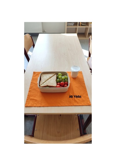 Kişiye Özel İsim Nakışlı Duck Kumaş Beslenme Örtüsü 45x35 Cm Su Ve Leke Tutmaz Kumaş - 922753230